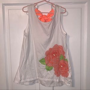 Sleeveless top. Size 10-12